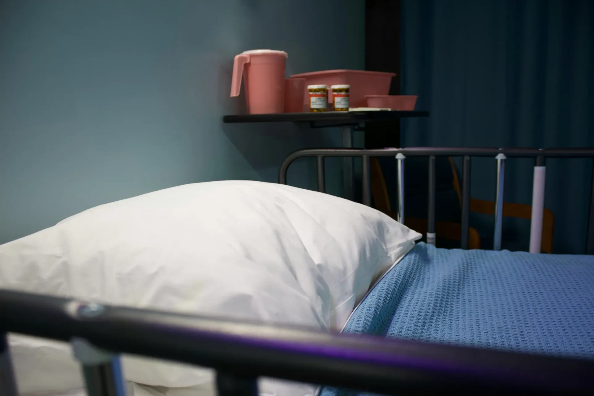 Łóżko w hospicjum