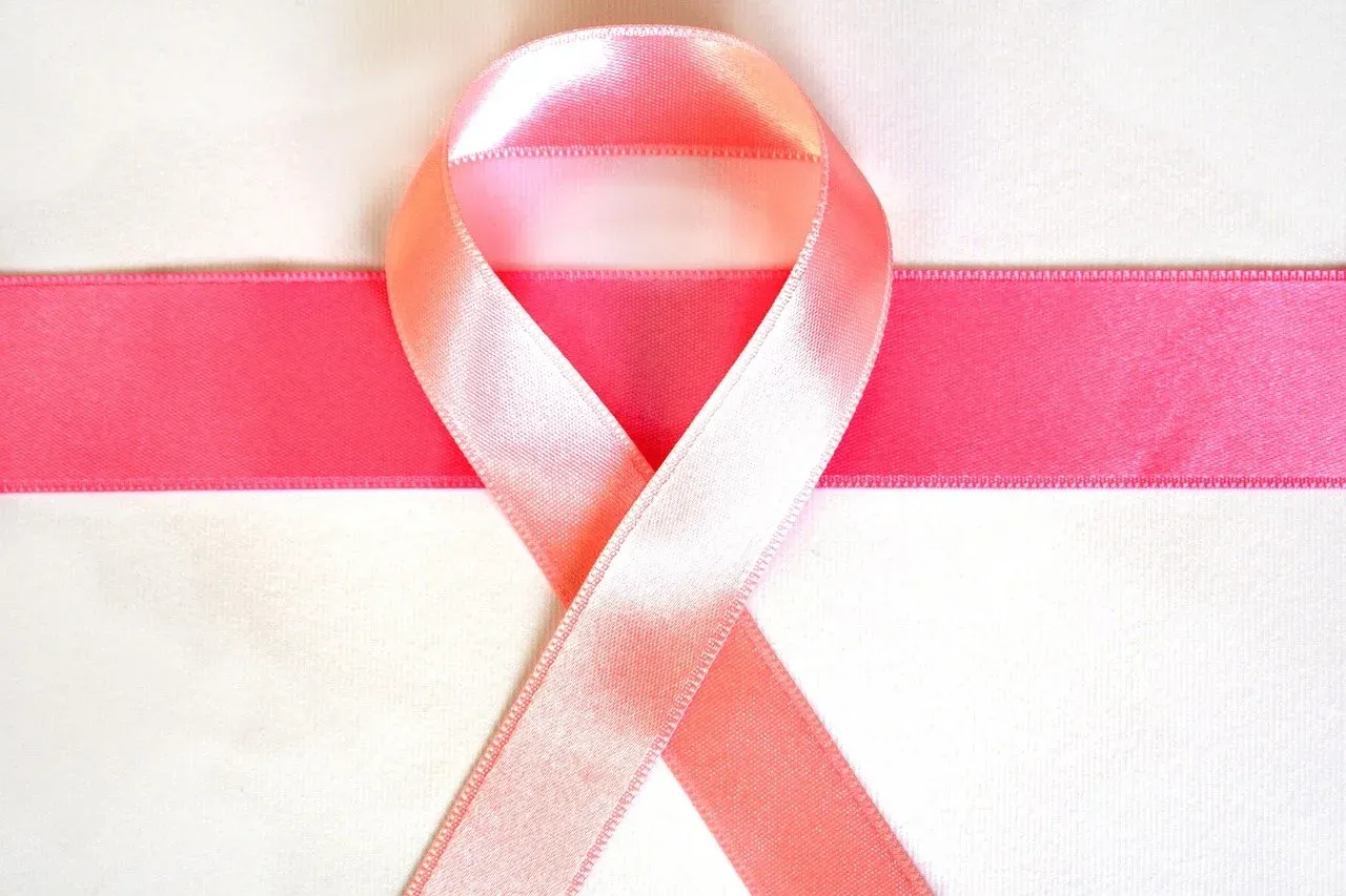 Różowy Październik 2021 - samobadanie kluczowe w profilaktyce raka piersi