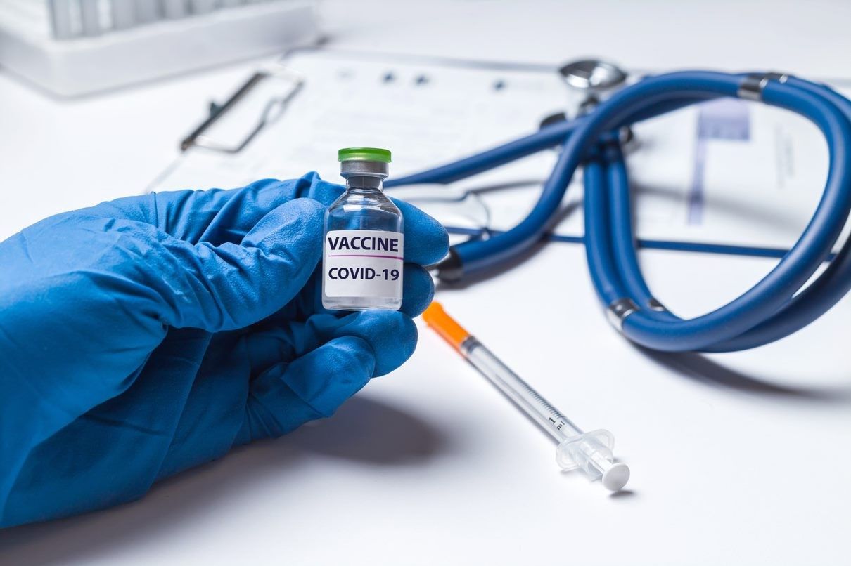Szczepienie personelu medycznego przeciw COVID-19 – zapisy przedłużone do 14 stycznia